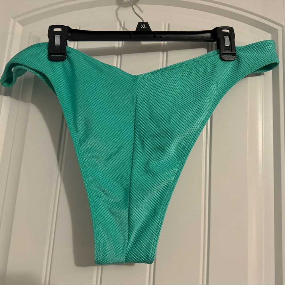 Great Hollister size XXL green bikini swim bottoms NWOT